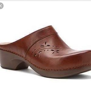 Dansko Trina mule clogs 40/9.5-10 US brown leather